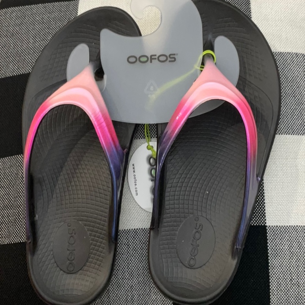 Oofos slippers